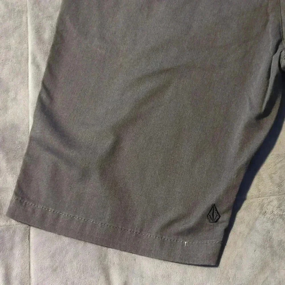 Men's volcom shorts - Picture 8 of 9